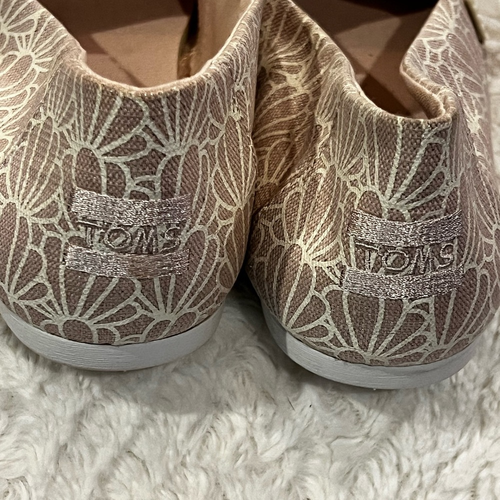 Toms Womens Alpargatas Peony Foil Seashell Print Size 11 NEW In Box - Picture 5 of 10